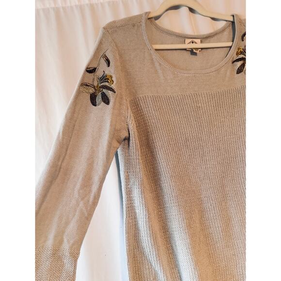 St. John’s Bay Women’s Sweater XL Icy Grey Embroidered Sleeves NWT - Picture 2 of 11